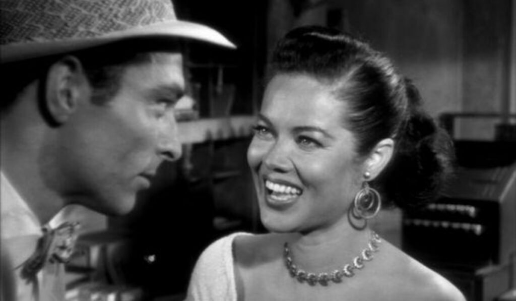 Nia Novella Travilla